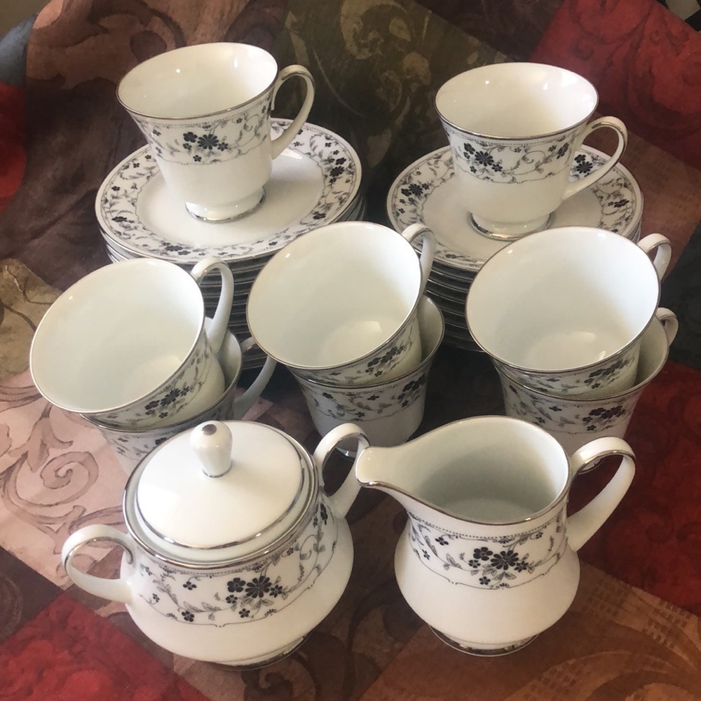 ☕️Noritake “Black Lace” Pattern, Fine Porcelain. ☕️
